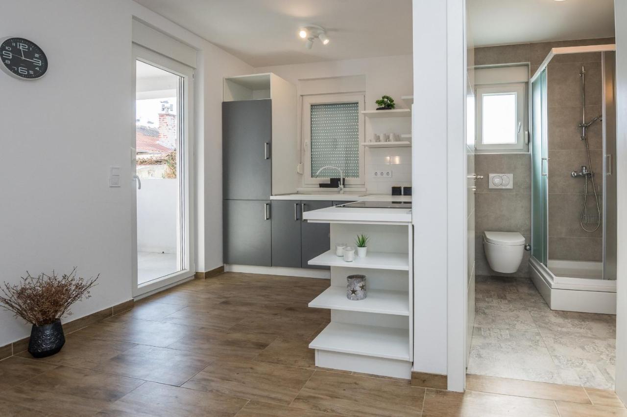 Apartments Pejakovic Vir Εξωτερικό φωτογραφία