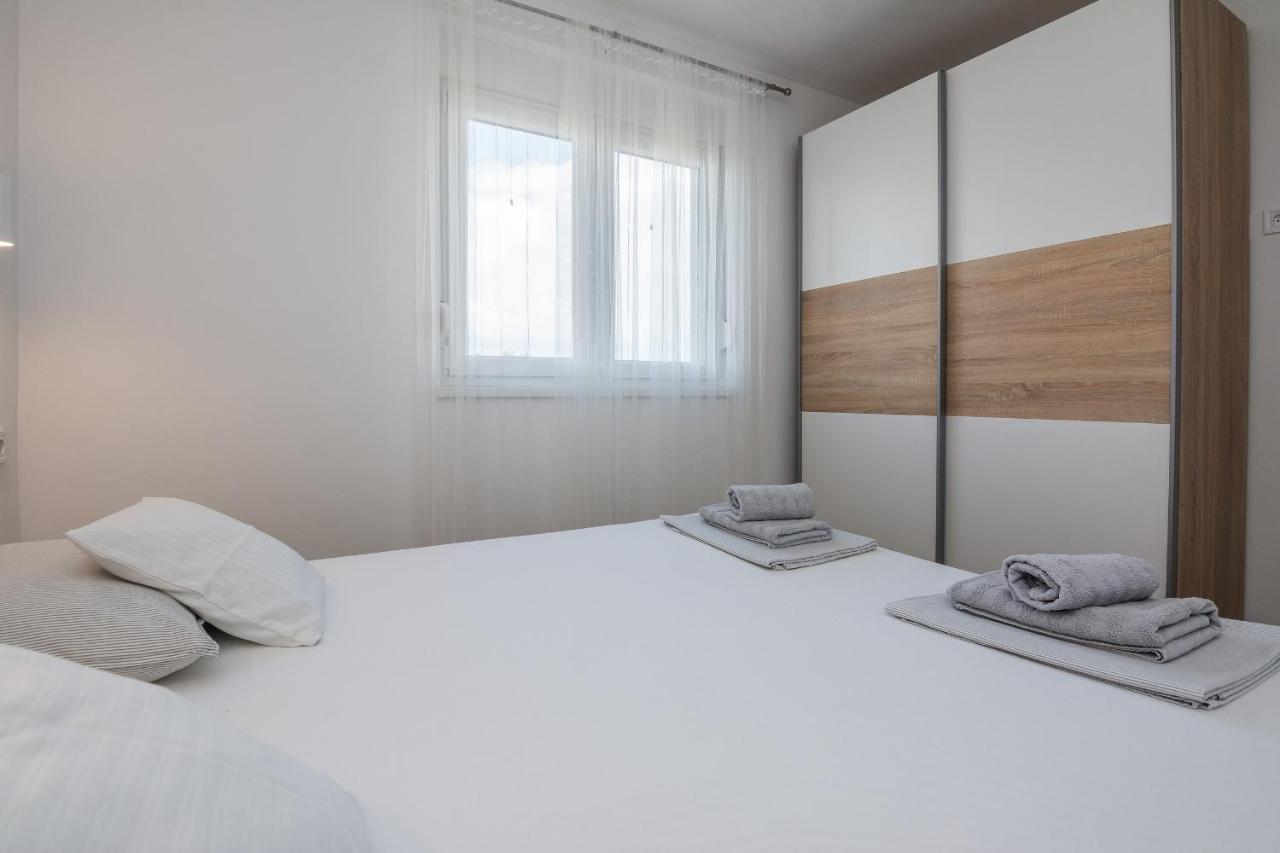 Apartments Pejakovic Vir Εξωτερικό φωτογραφία