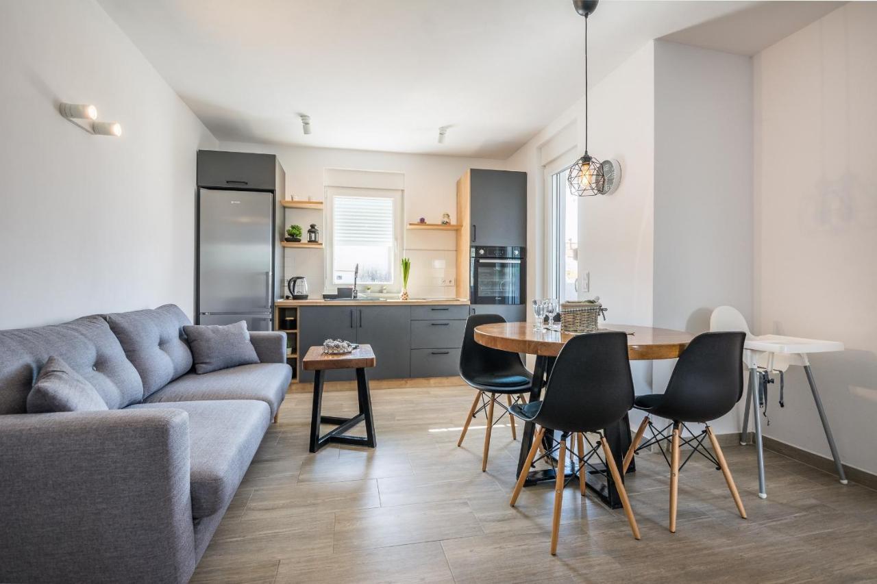 Apartments Pejakovic Vir Εξωτερικό φωτογραφία