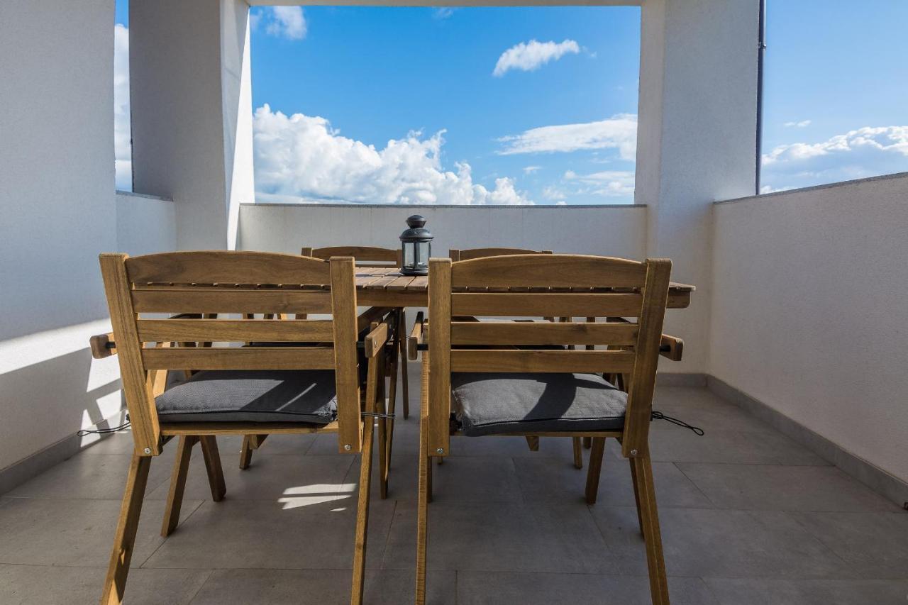 Apartments Pejakovic Vir Εξωτερικό φωτογραφία