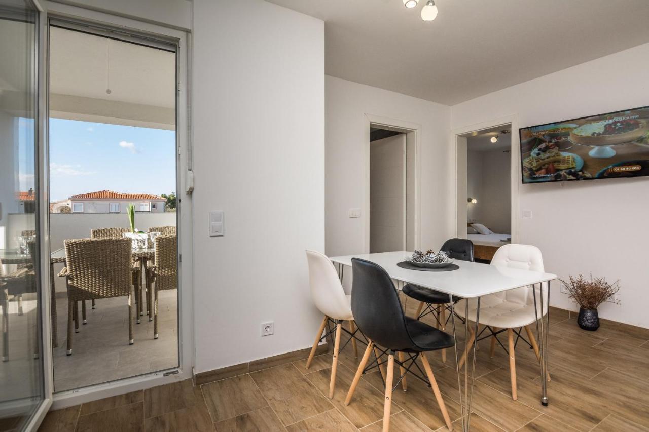 Apartments Pejakovic Vir Εξωτερικό φωτογραφία