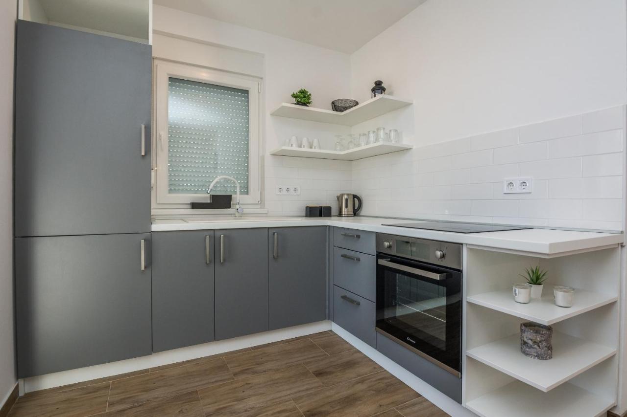 Apartments Pejakovic Vir Εξωτερικό φωτογραφία