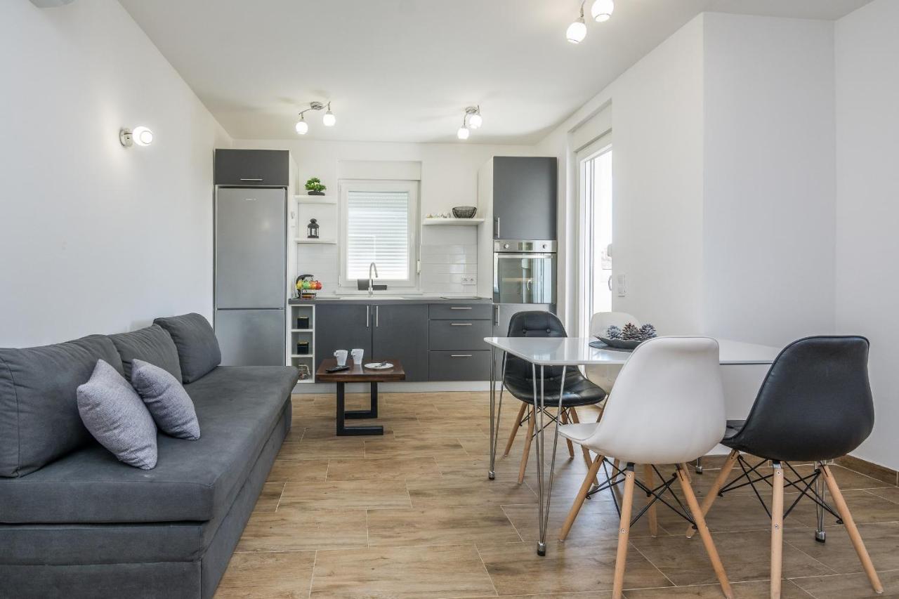 Apartments Pejakovic Vir Εξωτερικό φωτογραφία
