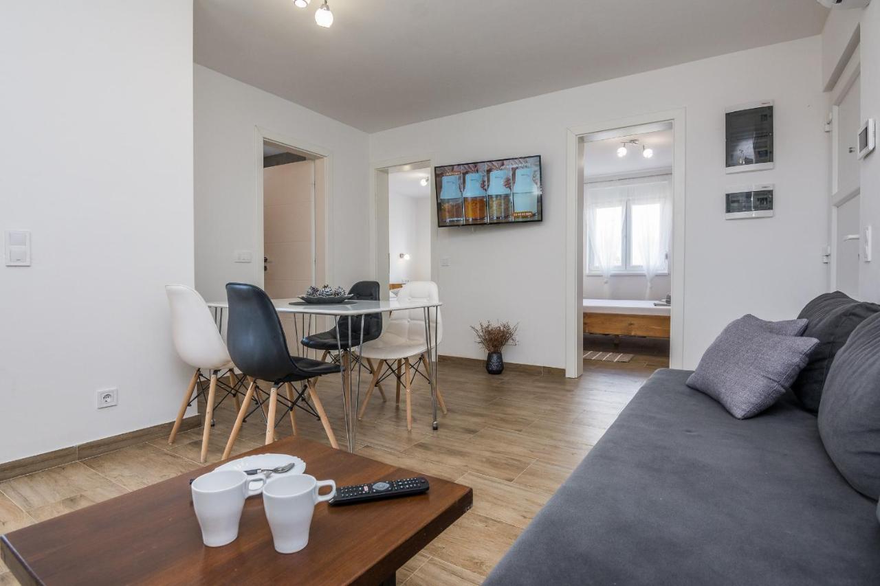 Apartments Pejakovic Vir Εξωτερικό φωτογραφία