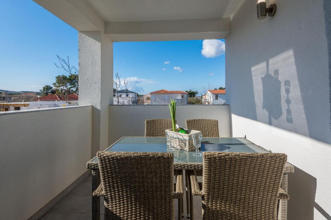Apartments Pejakovic Vir Εξωτερικό φωτογραφία